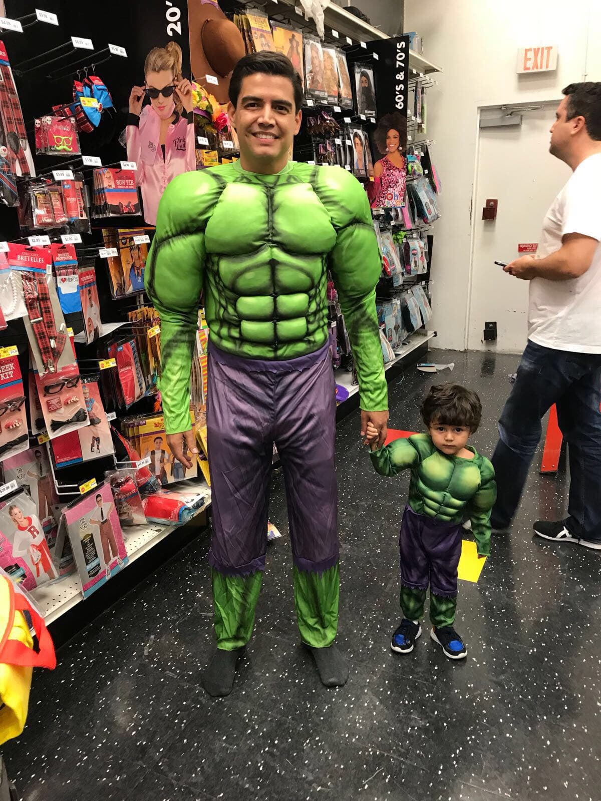 Se nota que las horas de gimnasio han dado resultados y a Orlando no le dio pena presumir su cuerpazo.