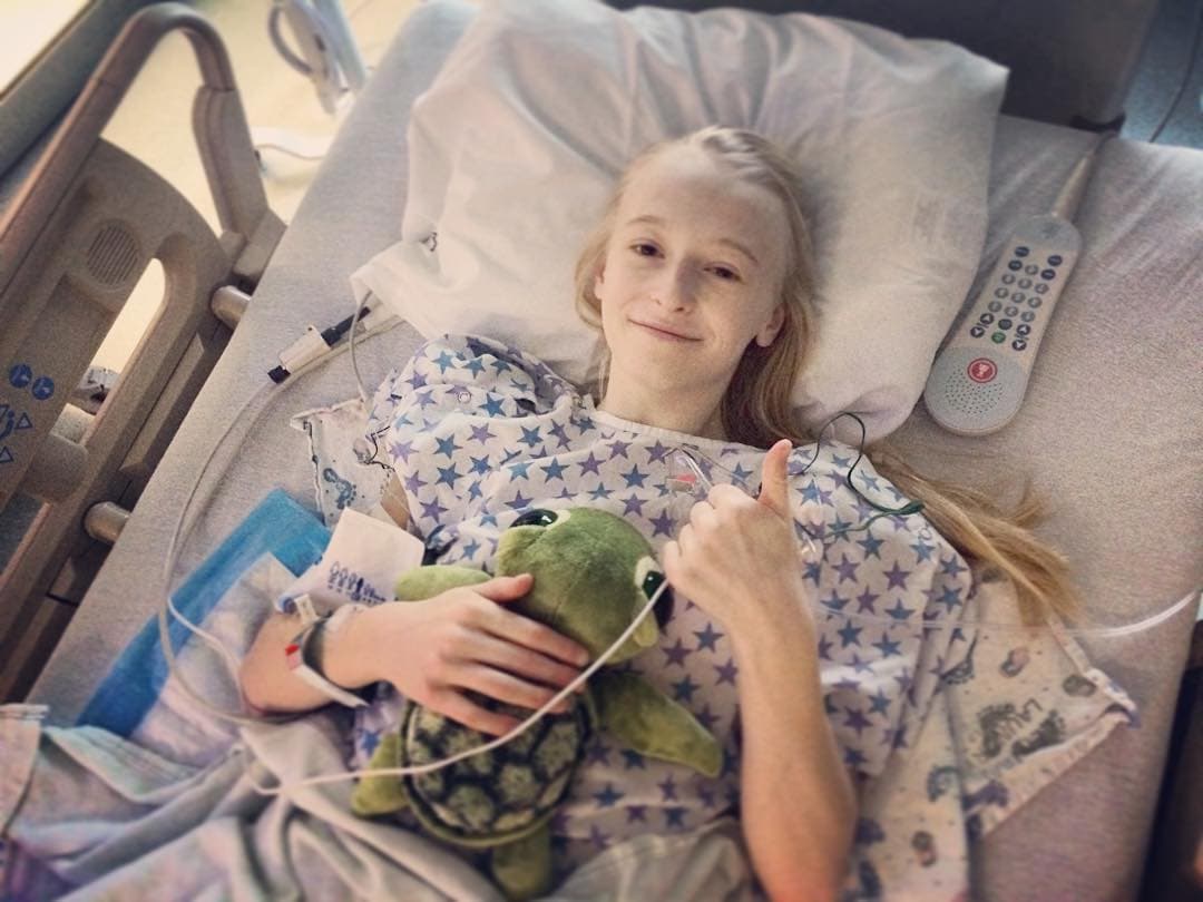 Conmovedor video capta momento en que niña se entera que recibirá un corazón nuevo