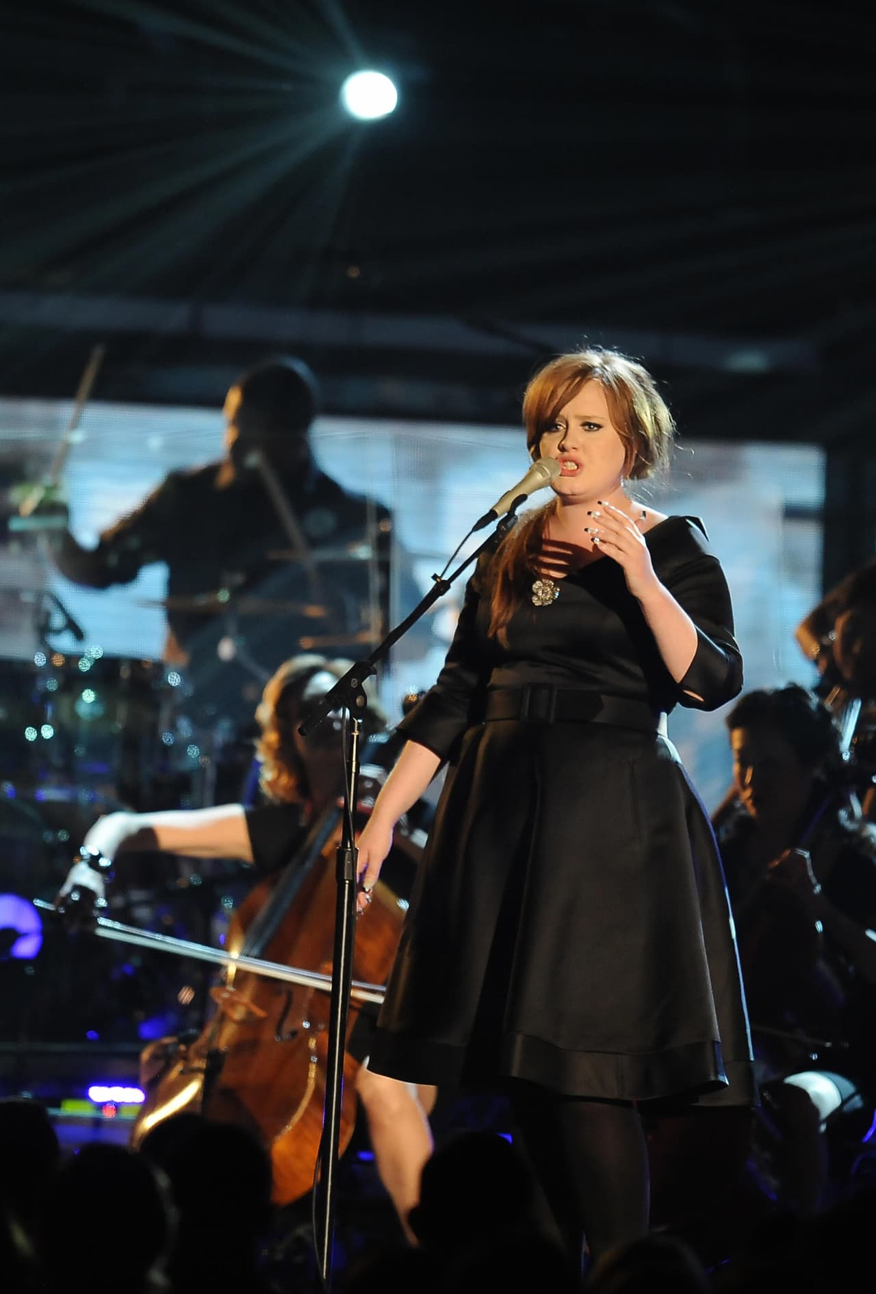 De '21' destacó su tema 'Rolling In The Deep' que se convirtió en uno de sus temas icónicos, y con el que sería lanzada a la fama internacional.