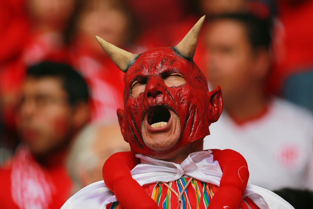 El 'diablo' estuvo de fiesta en la final entre Toluca y Santos en el estadio Nemesio Diez, en una jornada que para los hinchas comenzó desde las calles.