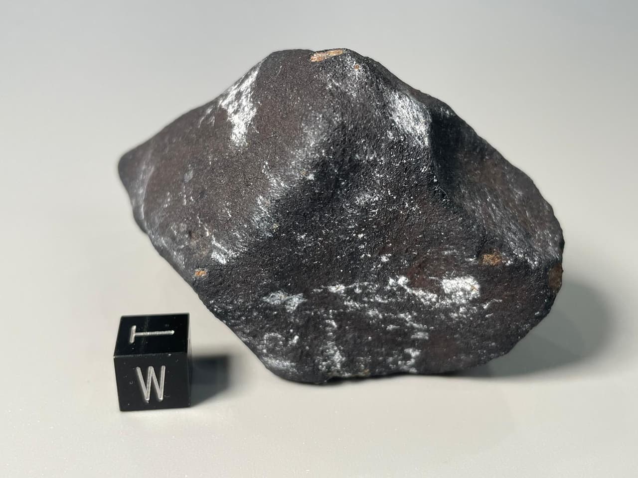 Parte del meteorito que cayó en Utah el 13 de agosto del 2022.