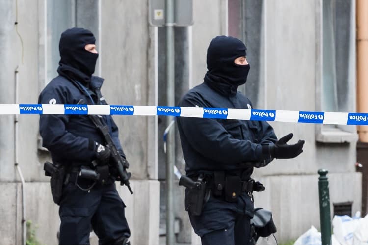 Fuerte operación en Bruselas para atrapar al terrorista huido