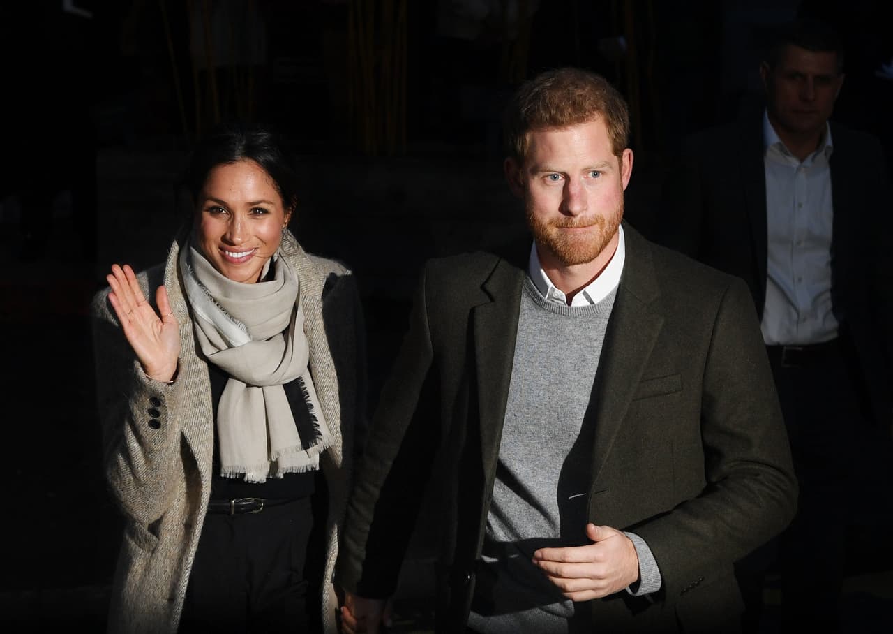 En medio de la polémica, el príncipe Harry y Meghan Markle causan furor en una estación de radio