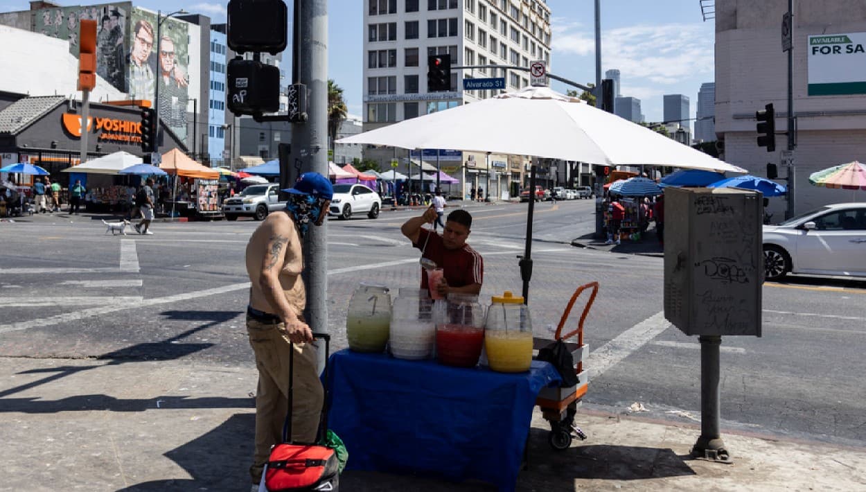 Aviso por calor entra en vigor por 3 días en Los Ángeles, donde advierten riesgos 