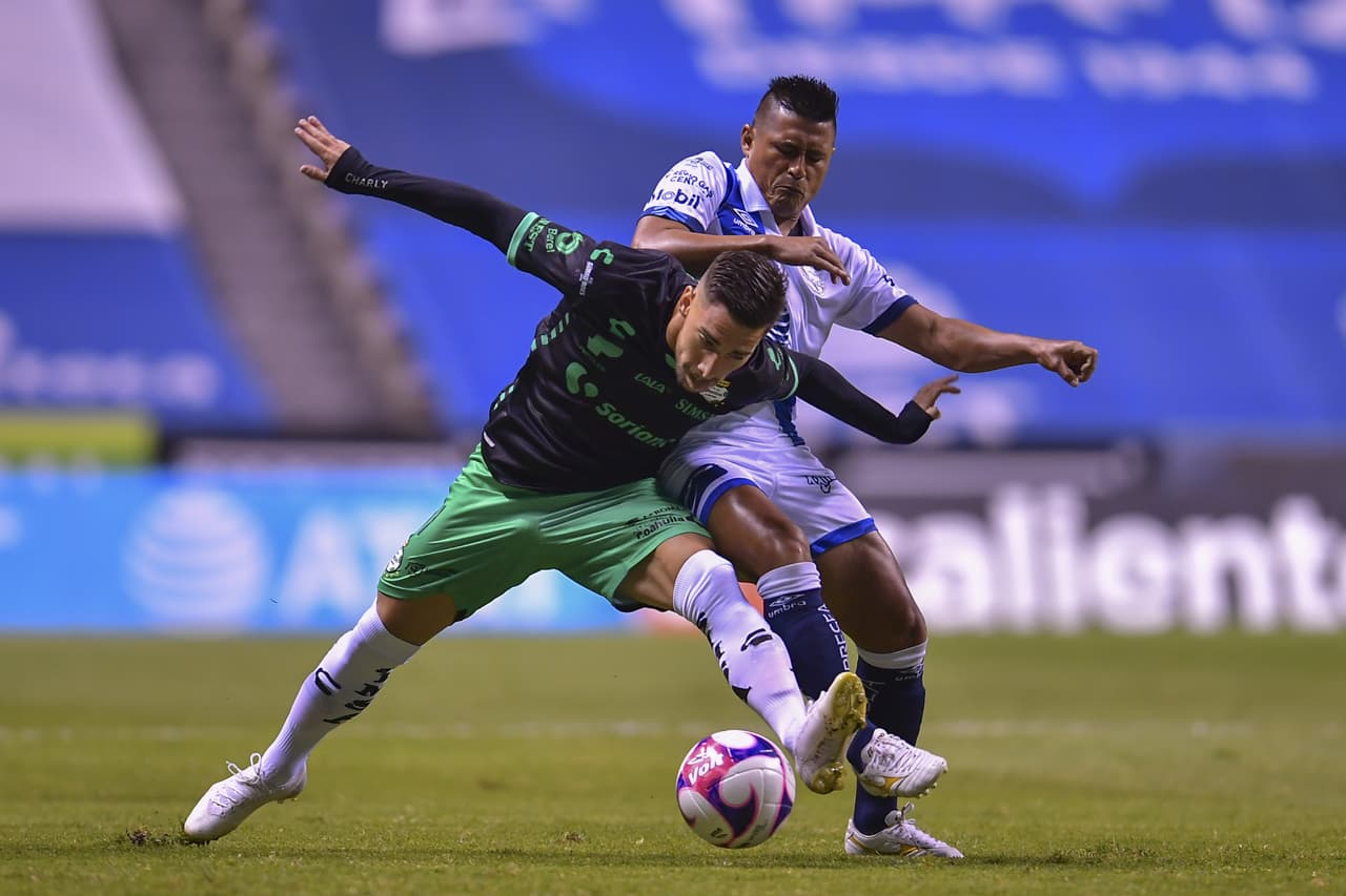 Puebla se presentaba al cotejo tras empatar a tres goles la jornada previa ante los Gallos.