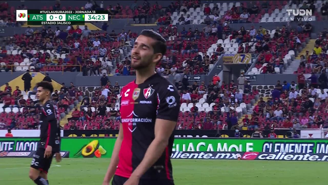 ¡TIRO ATAJADO! disparo por Rodrigo Aguirre.