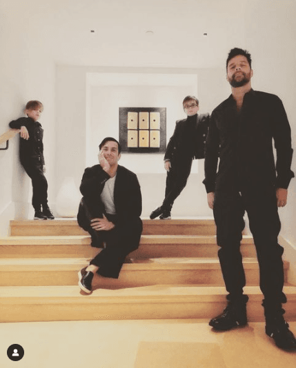 Aunque estos retratos siguen siendo esporádicos, con cada uno de ellos deja ver la gran complicidad que tiene con los ahora adolescentes.