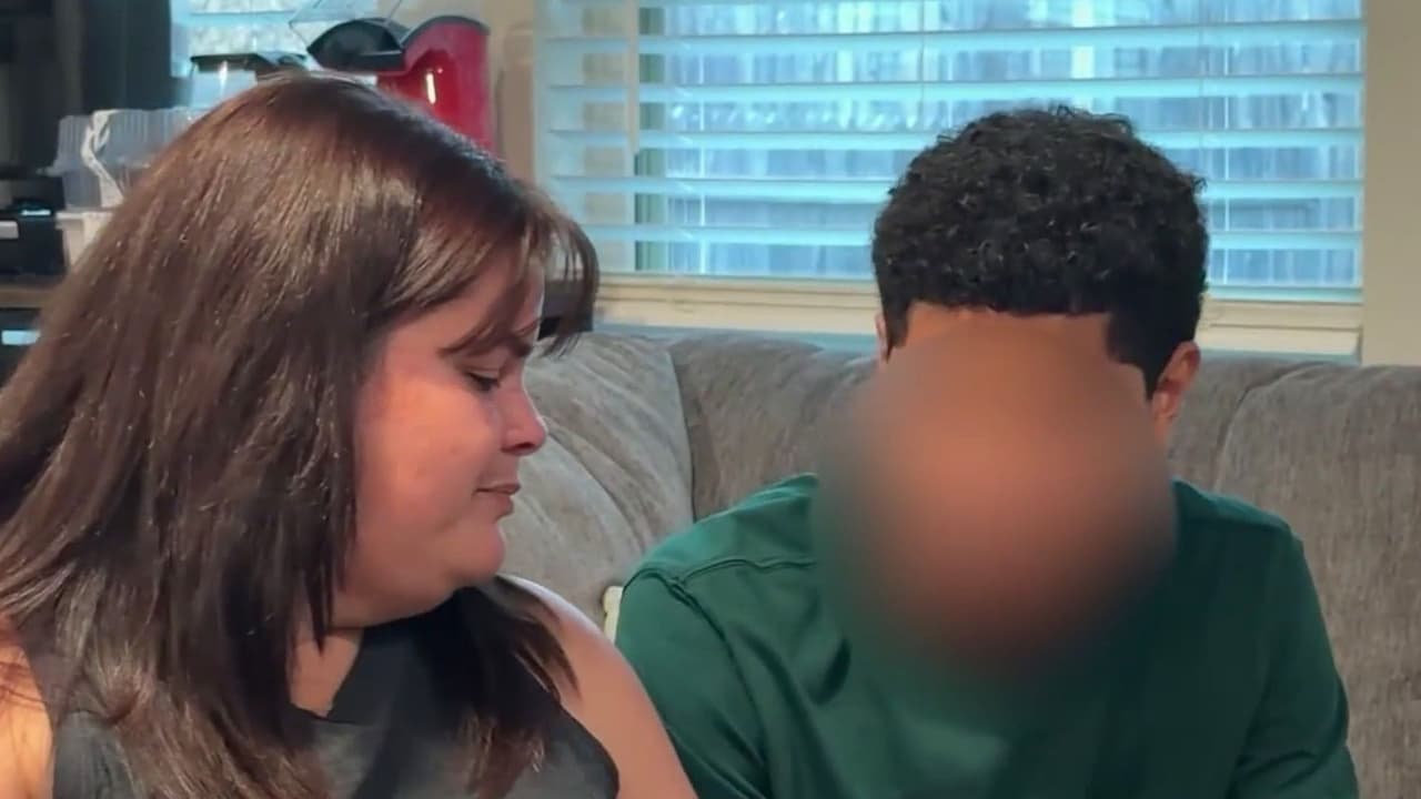 Futuro incierto: Una familia hispana lucha para evitar la deportación de un adolescente venezolano