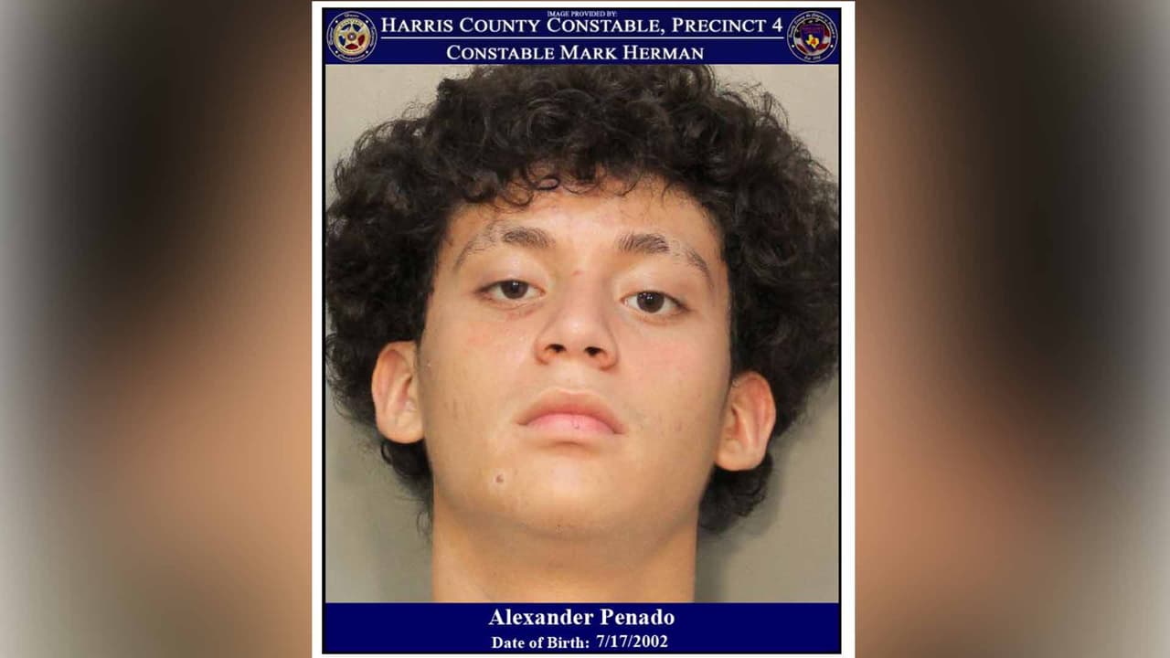 Alexander Penado recibió cargos por posesión de sustancias controladas, después que encontraron en su poder Xanax y Éxtasis.