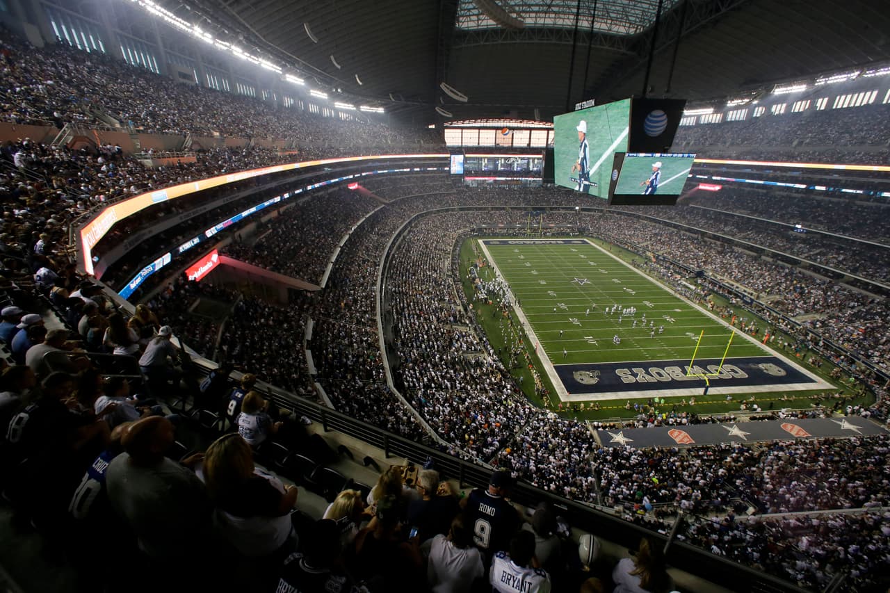 AT&T Stadium | Dallas Cowboys | El inmueble que fue inaugurado en 2009, está acondicionado para recibir hasta 80 mil aficionados.