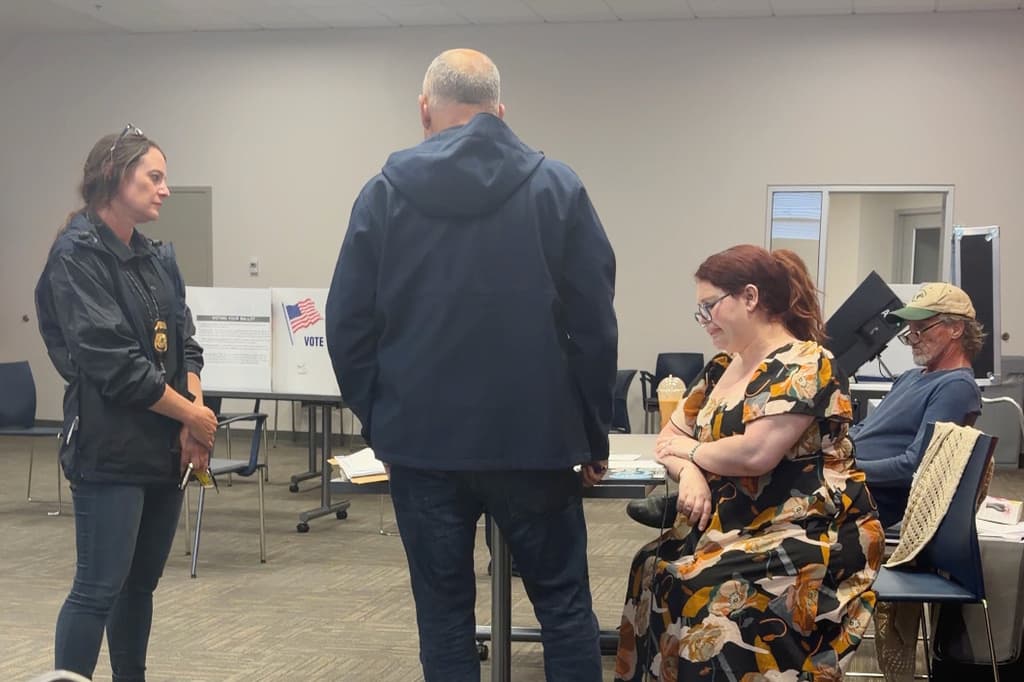 Un residente de Nueva York presenta una demanda contra el ICE por haber enviado agentes federales a su casa