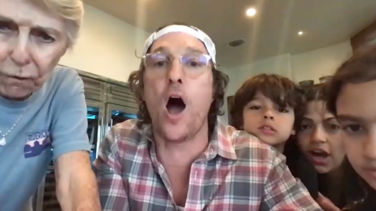 Matthew McConaughey crea un bingo virtual para jugar con los residentes de centro de ancianos