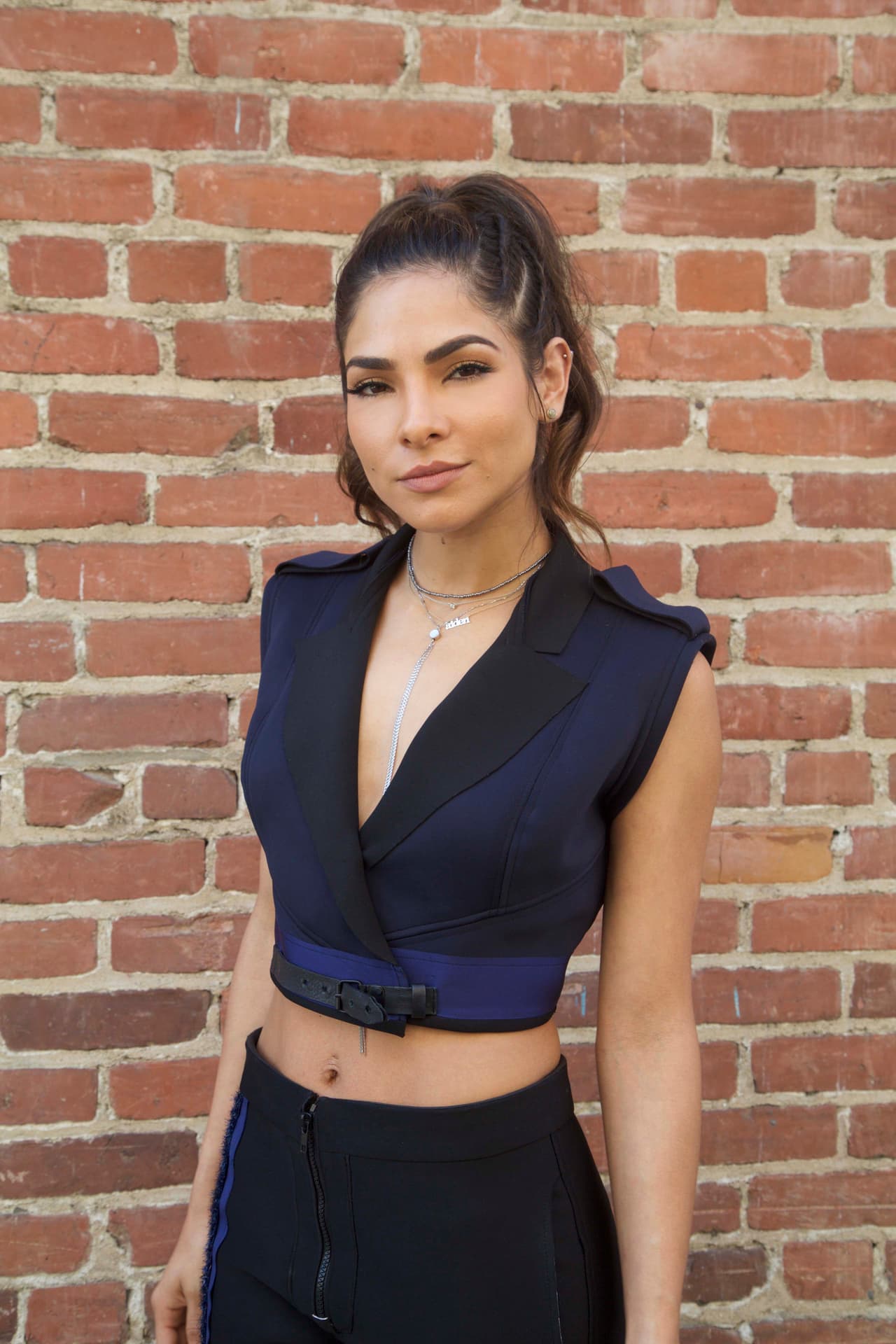 Alejandra Espinoza sabe cómo conquistar al público con cada uno de los atuendos que presenta noche a noche en La Reina de la Canción. Aquí te presentamos algunos de los más memorables.