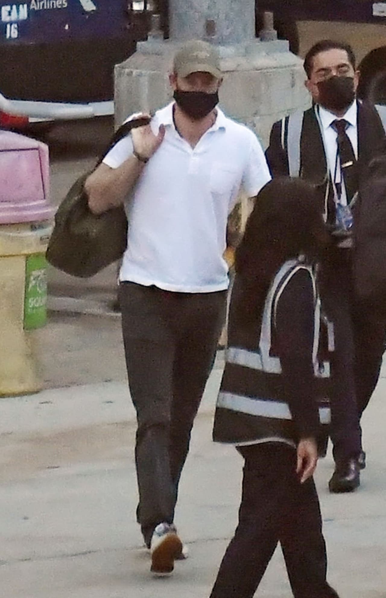 Según Daily Mail, de ahí fue a 
<b><a href="https://www.dailymail.co.uk/news/article-9752609/Prince-Harry-touches-Duke-Sussex-arrives-LA.html" target="_blank">reunirse con su esposa Meghan Markle</a></b>, su hijo Archie y su hija Lilibet Diana en la mansión que tienen en la exclusiva área de Montecito, en Santa Bárbara. 
<br>