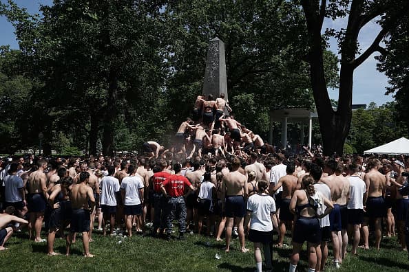 En el ritual deben participar todos los cadetes que culminan su primer año.