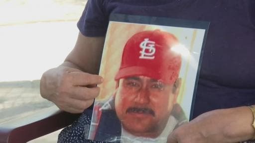 <b>"Que lo encuentren vivo o muerto, pero que lo saquen": madre de minero atrapado en México</b>
<br>
<br>Rescatistas bajaron por una cápsula, pero encontraron uno de los caminos obstruido. Las labores siguen, pero mientras tanto las familias piden más ayuda por parte del gobierno para rescatar a los 10 mineros atrapados en Coahuila.