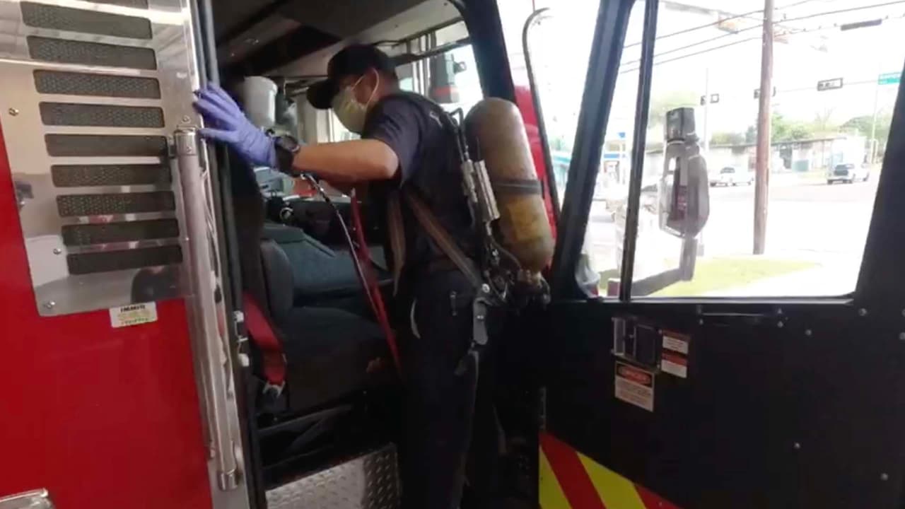 Una de las propiedades más importantes de este producto es que crea una capa protectora sobre la superficie que se queda ahí por mucho tiempo.