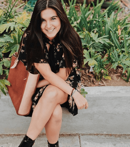 En sus fotos siempre resalta su belleza al natural y su gusto por lucir en tendencia con distintos estilos.
<br>