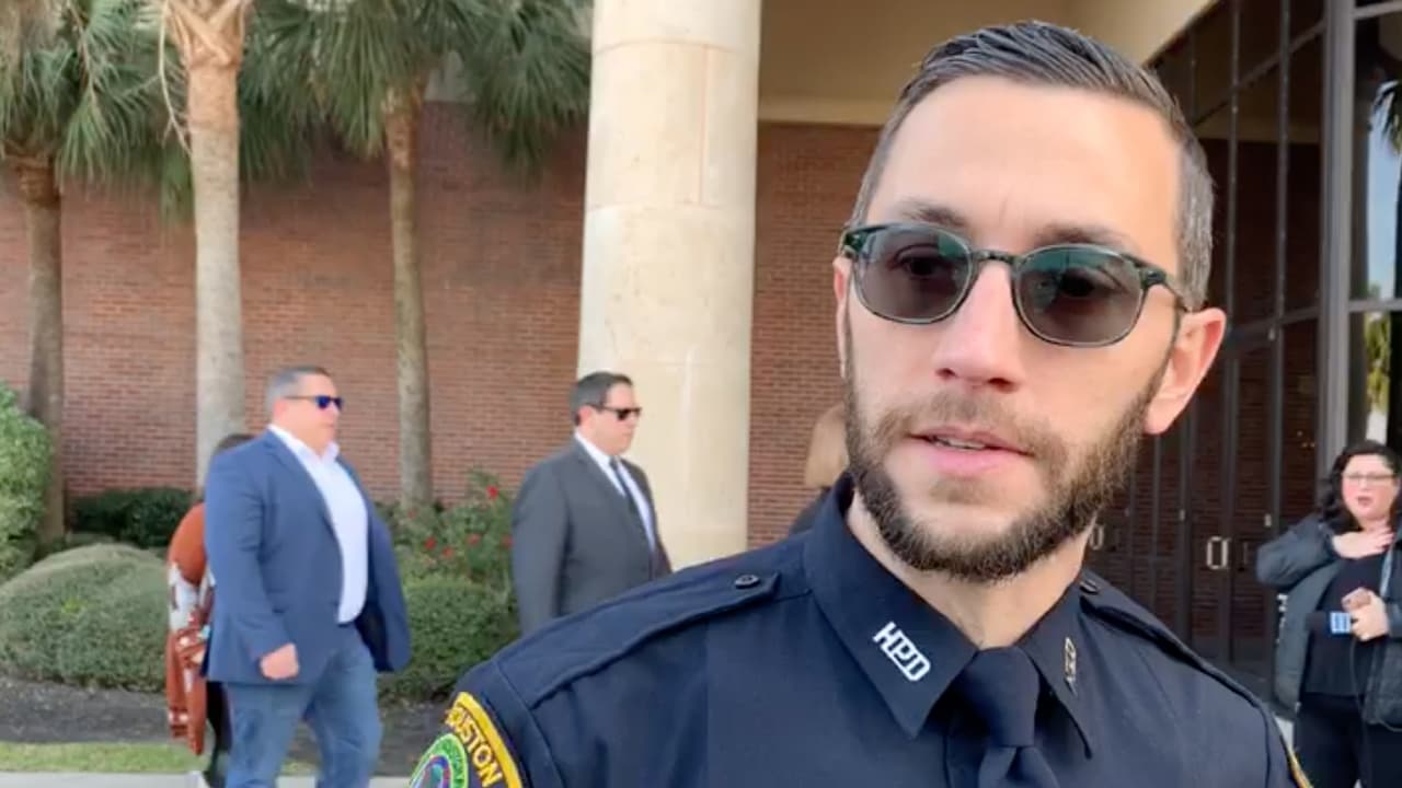 Joe Gamaldi, presidente del sindicato de policías de Houston asistió también para rendir honores al sargento Brewster.