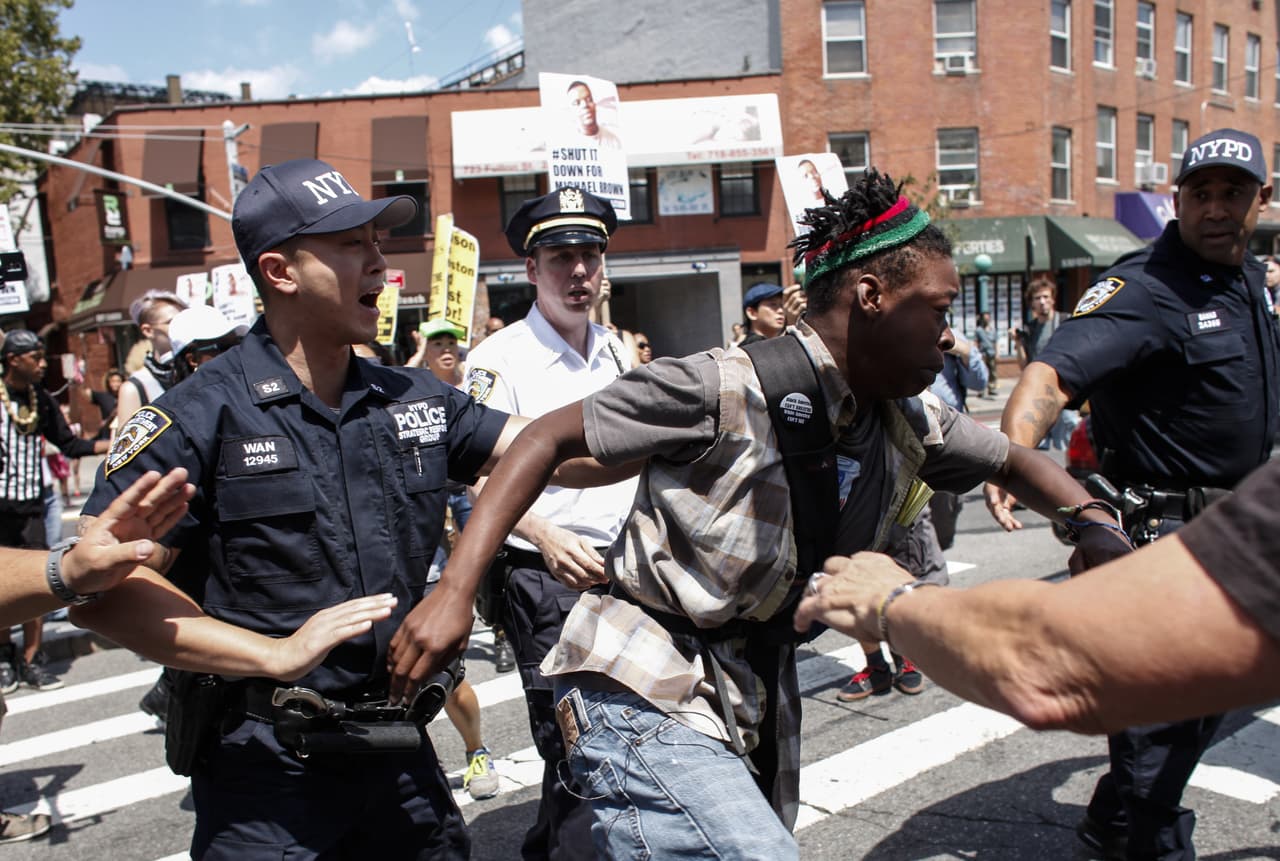 “Ustedes hicieron esto para nosotros”, dijo Brown, explicando que el nombre de su hijo y su caso ganó notoriedad gracias a las miles de personas que apoyaron a la familia en las protestas.