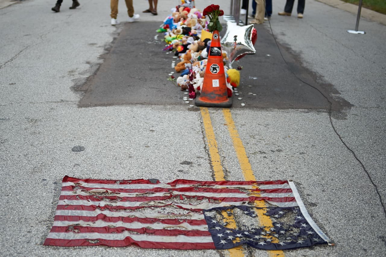 "Alto a la brutalidad a policial" se podía leer en varias de las pancartas.