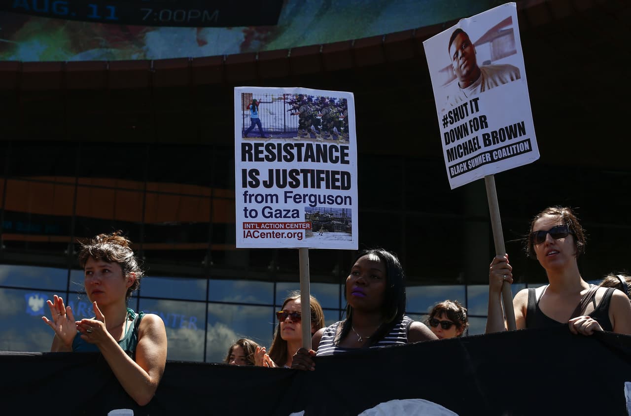 Exactamente este domingo se conmemora el primer aniversario de la muerte a tiros de Michael Brown en Ferguson, Missouri.