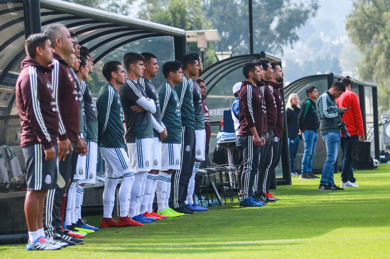 Jaime Lozano da a conocer lista de 25 jugadores que estarán en el CAR entrenando de cara al Torneo Esperanzas de Toulon y será recortada a 22 elementos.