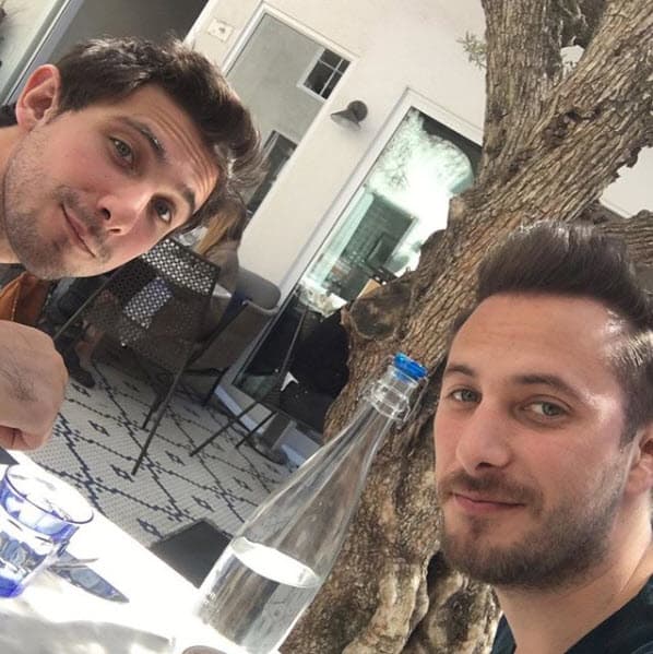 Además de ser familia, son socios, juntos tienen una productora de entretenimiento.
<br>