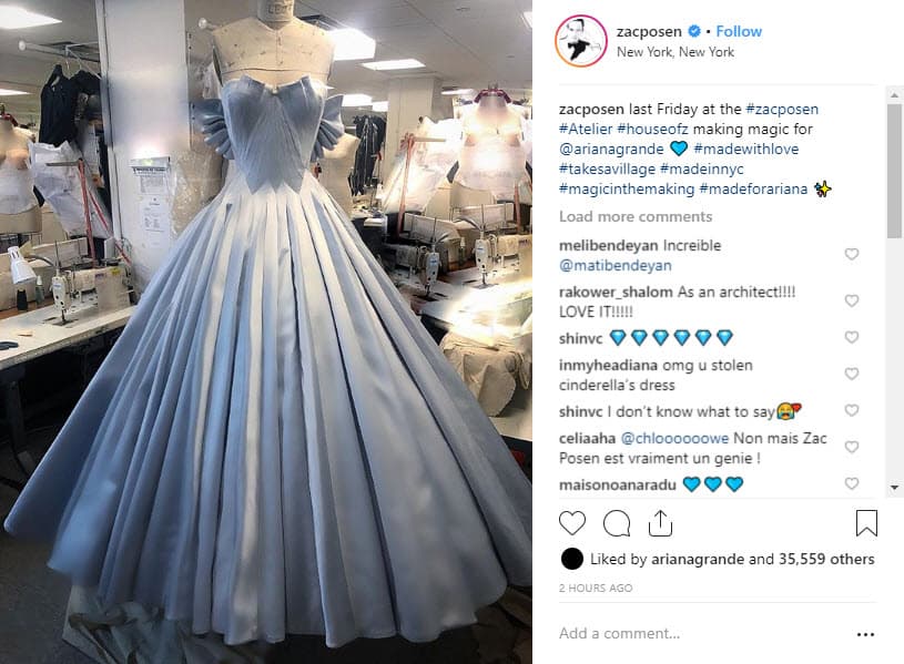El modisto también publicó algunas fotografías de la pieza confeccionada exclusivamente para la cantante de 25 años: "El viernes pasado en el taller de Zac Posen, haciendo magia para @arianagrande. Hecho con amor".