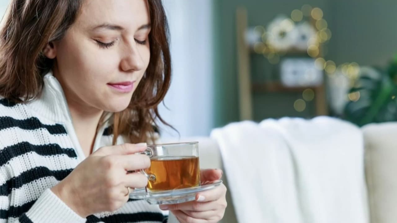 ¿Amas el té?: La cantidad que tomas y la forma de consumo podrían ser claves para tu salud