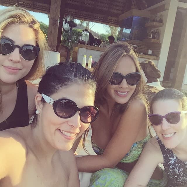 Tres días antes de que la pareja se casara, el 9 de noviembre, De Lima publicó una foto que acompañó con el texto: "¡Con mis niñas bellas! Se acerca el día". 
<b><a href="https://www.univision.com/shows/despierta-america/en-exclusiva-asi-fue-la-boda-de-marc-anthony-y-shannon-de-lima" target="_blank">La boda se realizó el 12 noviembre de 2014 en República Dominicana</a>. </b>