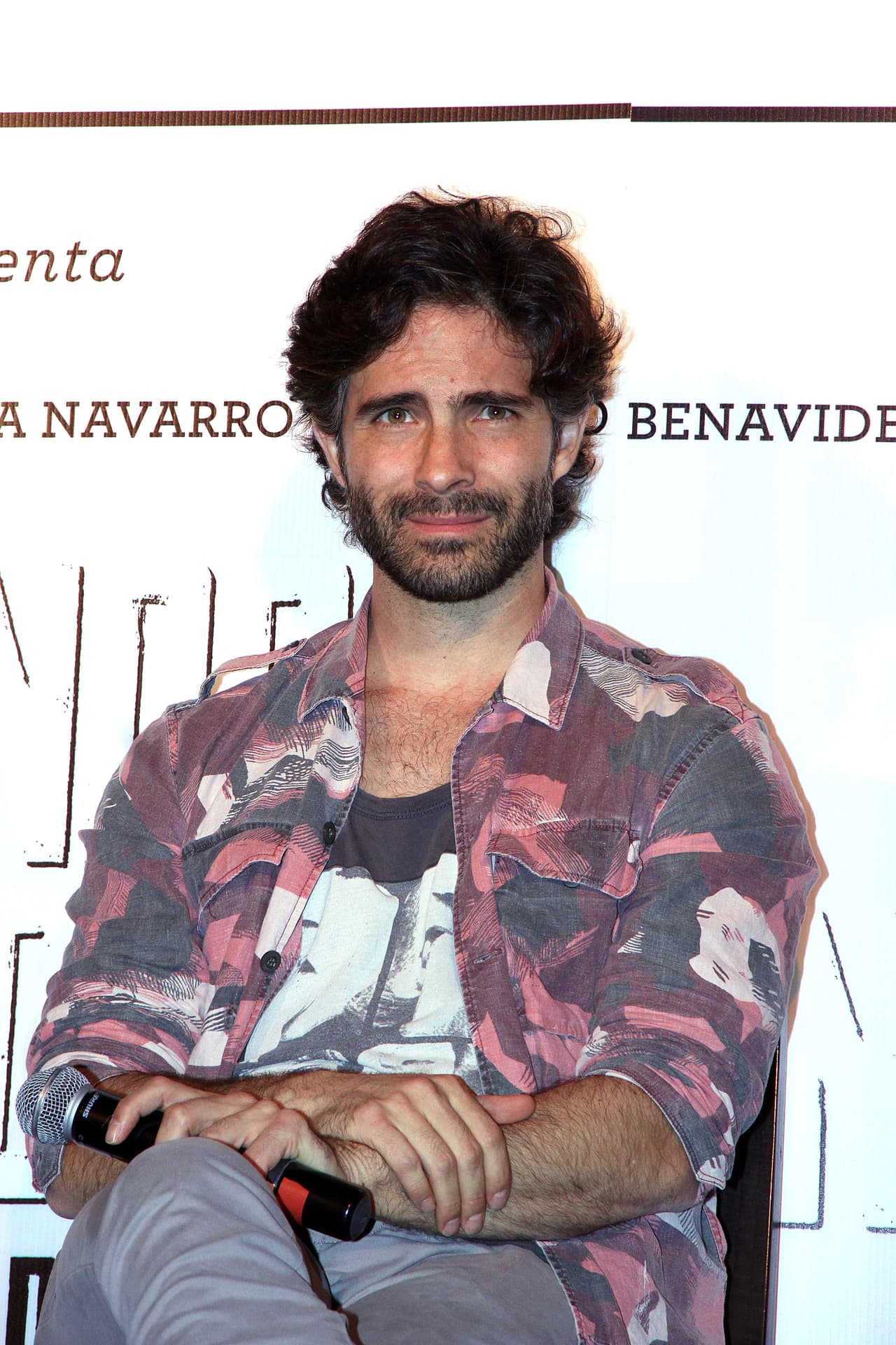 Osvaldo, quien es 10 años mayor, se ha caracterizado a lo largo de su carera por mantener su vida personal en total hermetismo, por lo que son pocas las ocasiones en que se llega a pronunciar de asuntos relacionados a su intimidad.