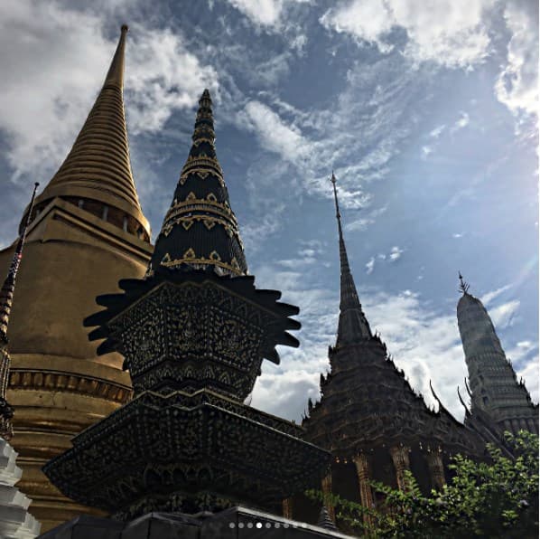 El estilo arquitectónico del Templo del Buda de Esmeralda se denomina Rattanakosin (viejo estilo de Bangkok).