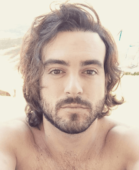 Mientras tanto, 
<b><a href="https://www.univision.com/famosos/amigos-de-pablo-lyle-lo-abrazan-a-traves-de-las-redes-sociales-y-le-dejan-saber-que-no-esta-solo-fotos" target="_blank">no ha dejado de recibir apoyo de compañeros </a></b> del gremio de la actuación, quienes le han enviado sus buenos deseos por medio de las redes sociales.