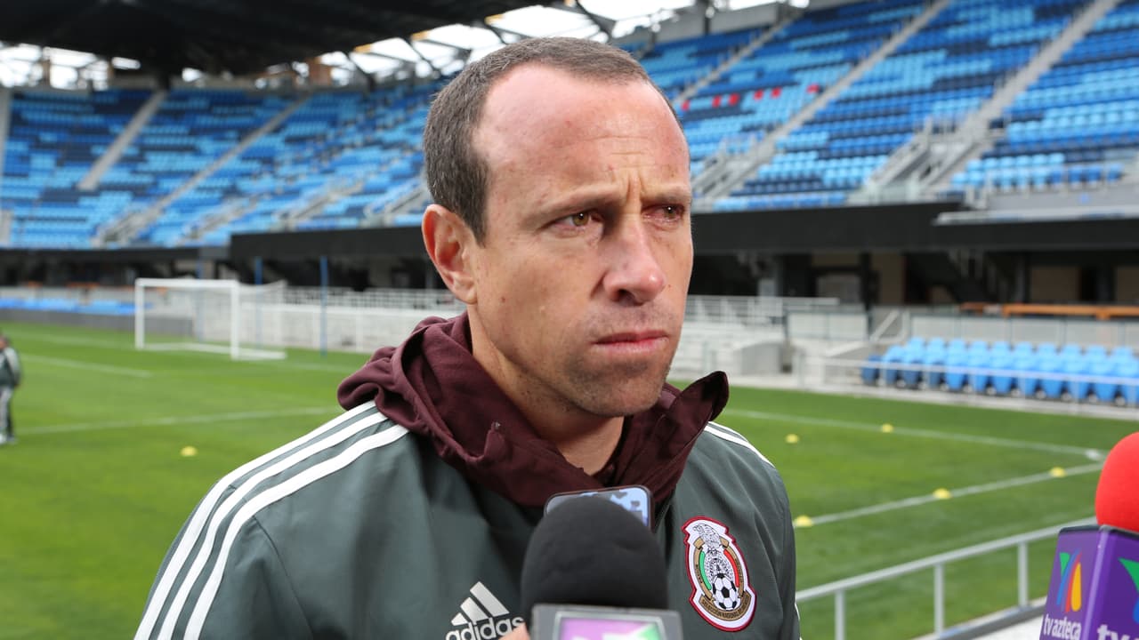 En las prácticas estuvo presente Gerardo Torrado, exjugador del 'Tri' y ahora directivo en la Federación.