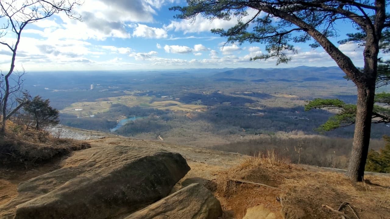 Las rocas se vuelven resbaladizas y es fácil tropezar si no se tiene cuidado.
