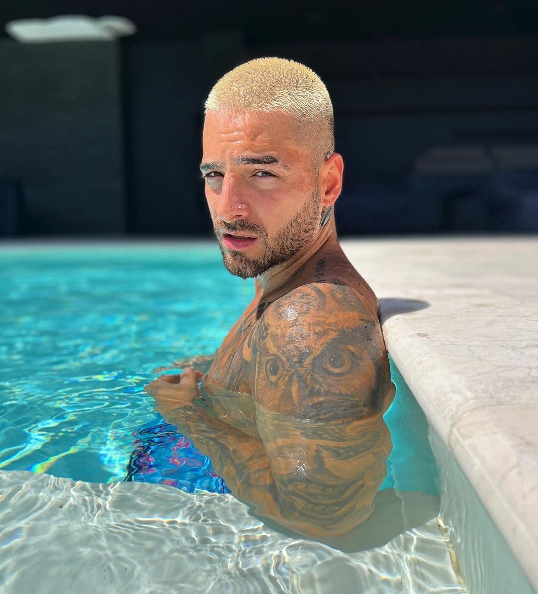 Muy posiblemente 
<b>Maluma</b> sea el soltero más cotizado del 2021, talentoso, bien parecido, con una buena cuenta bancaria, y aún así no se le conoce una pareja oficial después de su relación con Natalia Barulich, con quien las cosas no terminaron muy bien. Al parecer el 
<b><i>pretty boy</i></b> sigue en búsqueda de la pareja ideal.