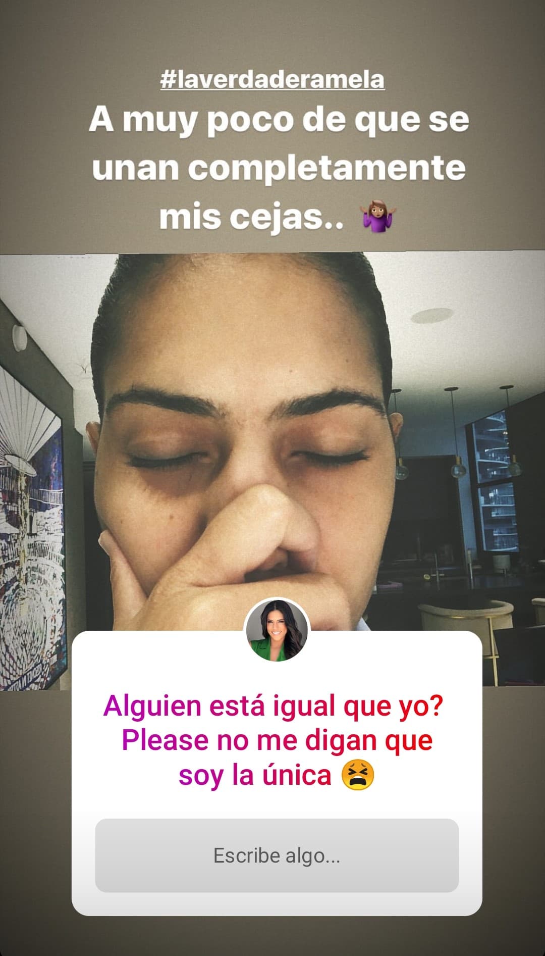 La conductora levantó una encuesta a través de Instagram en la que consultó con sus seguidoras quién como ella no ha podido estilizar sus cejas. Con el 'hashtag' 'la verdadera Mela' hizo referencia a que ahora luce las cejas pobladas como Mela La Melaza.