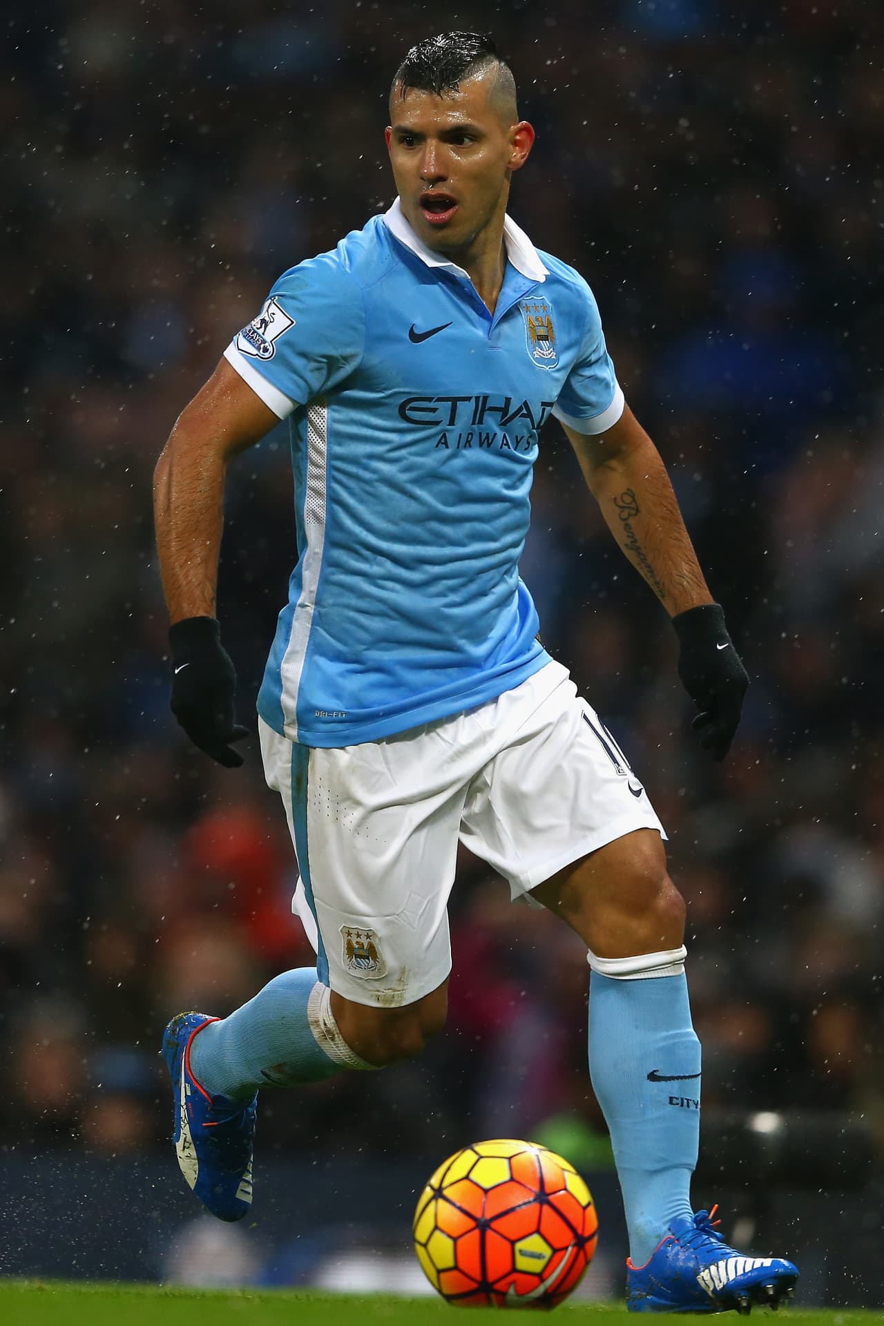 El 'Kun' Agüero vuelve a entrenar con el City tres semanas después y apunta al Arsenal