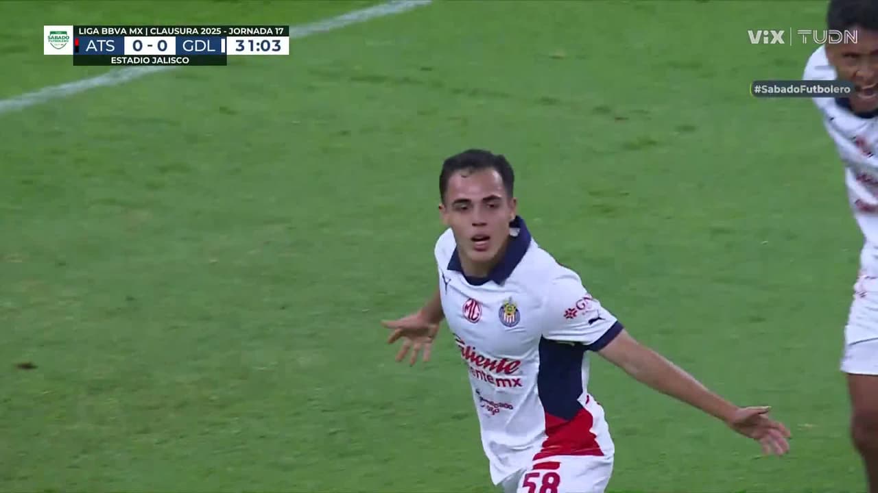 ¡Golazo de Hugo Camberos! Chivas ya le gana 1-0 al Atlas con esta joya