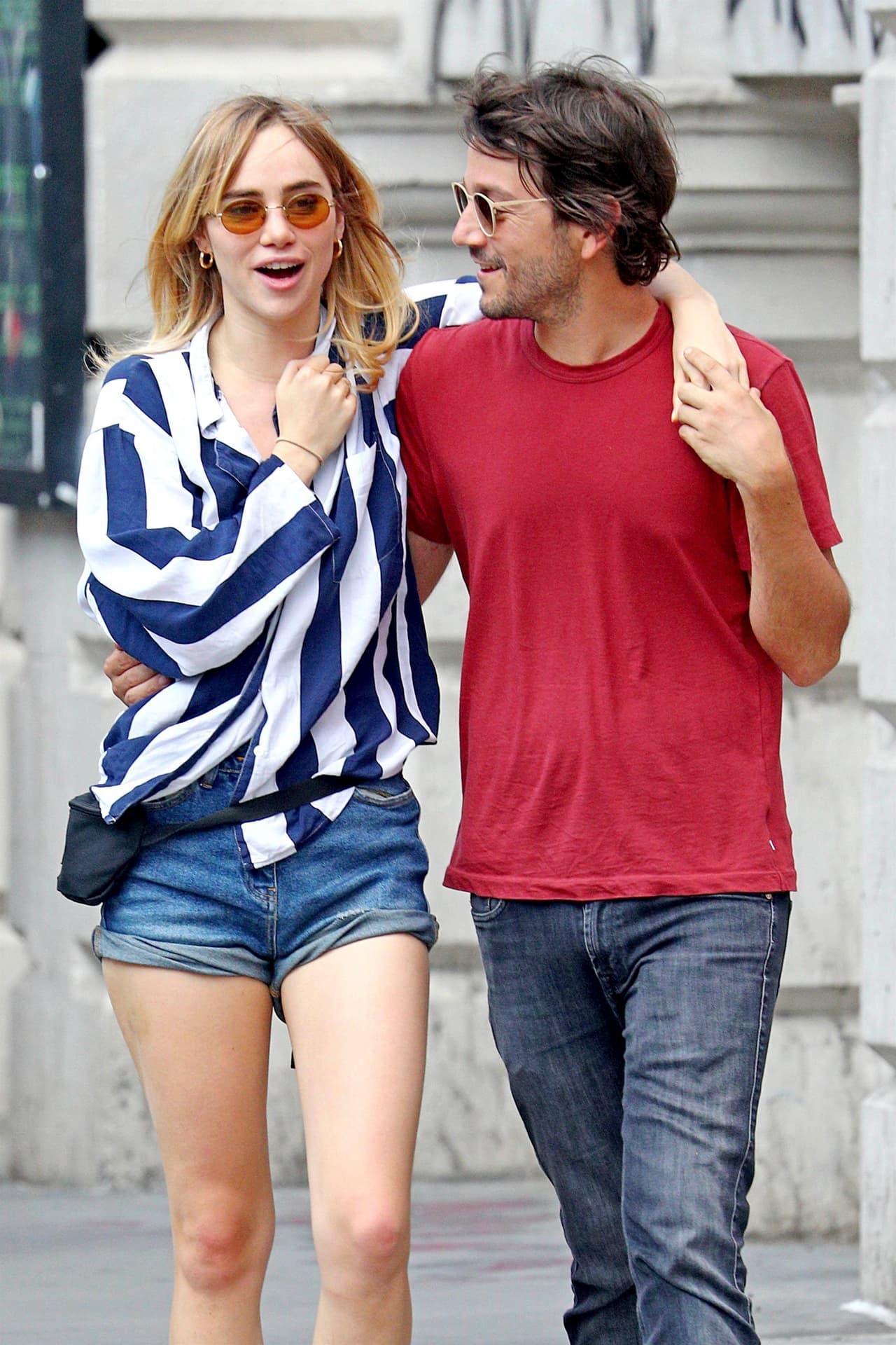 Luego de Camila, esta es la relación más estable que le conocemos a Diego Luna, porque ha sido fotografiado en diferentes ocasiones.