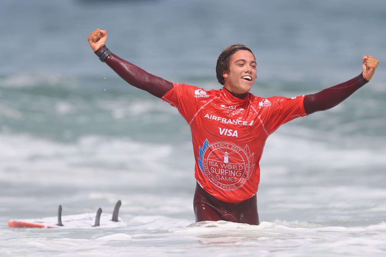 No podemos dejar de lado lo logrado por Jhony Corzo. El surfista mexicano logró el Campeonato Mundial de Surfing categoría abierta con sólo 18 años de edad.