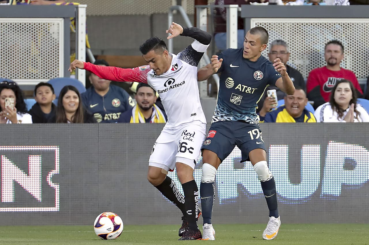 Los empujones y las faltas comenzaron a tomar protagonismo en el PayPal Park antes del cuarto de hora.