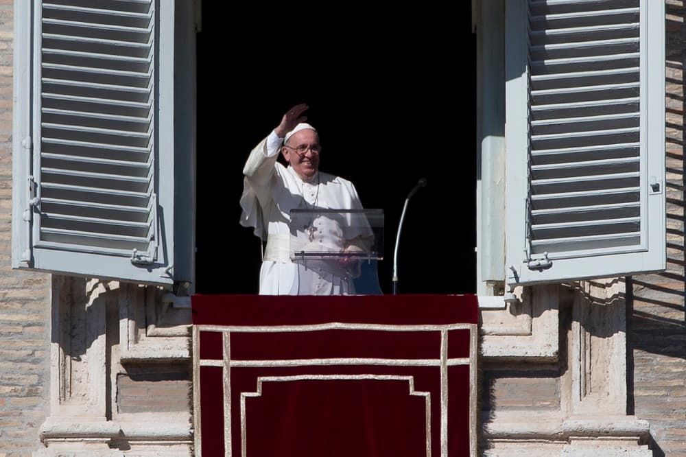 El Papa tacha de "acto deplorable" la sustracción de documentos reservados