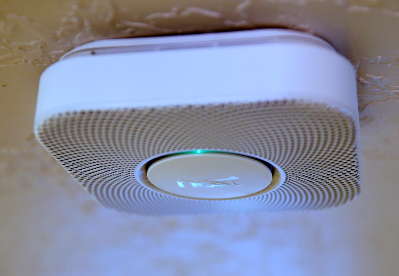 Hallan cámara escondida dentro de un detector de humo en las residencias de UTSA