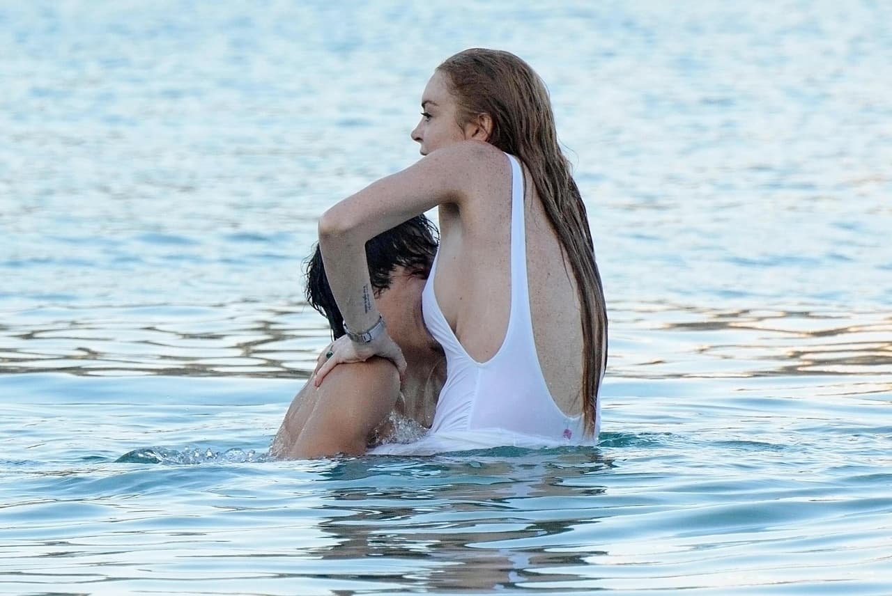 ¡Chicos! Que hay familias presente...