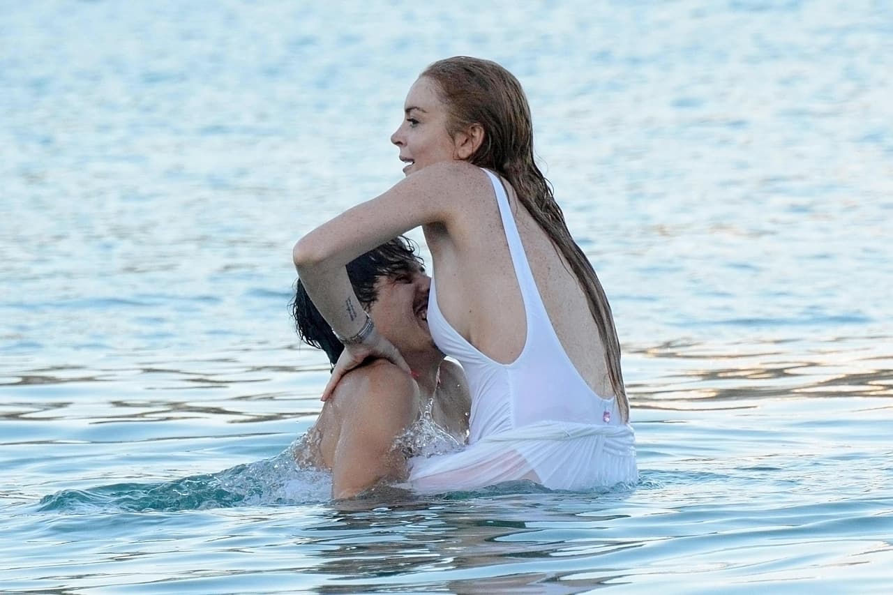 Egor moría de risa con lo que hacía su amada.