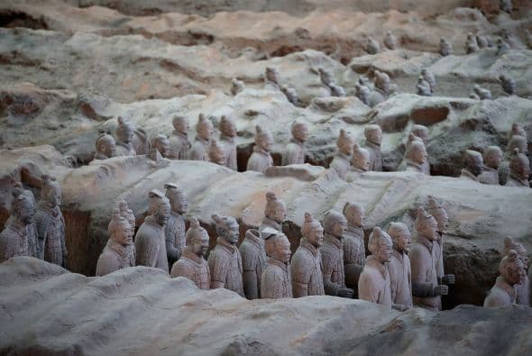 Fueron mandados fabricar por el primer emperador de China, Qin Shi Huang para que le protegieran en su vida en el más allá.