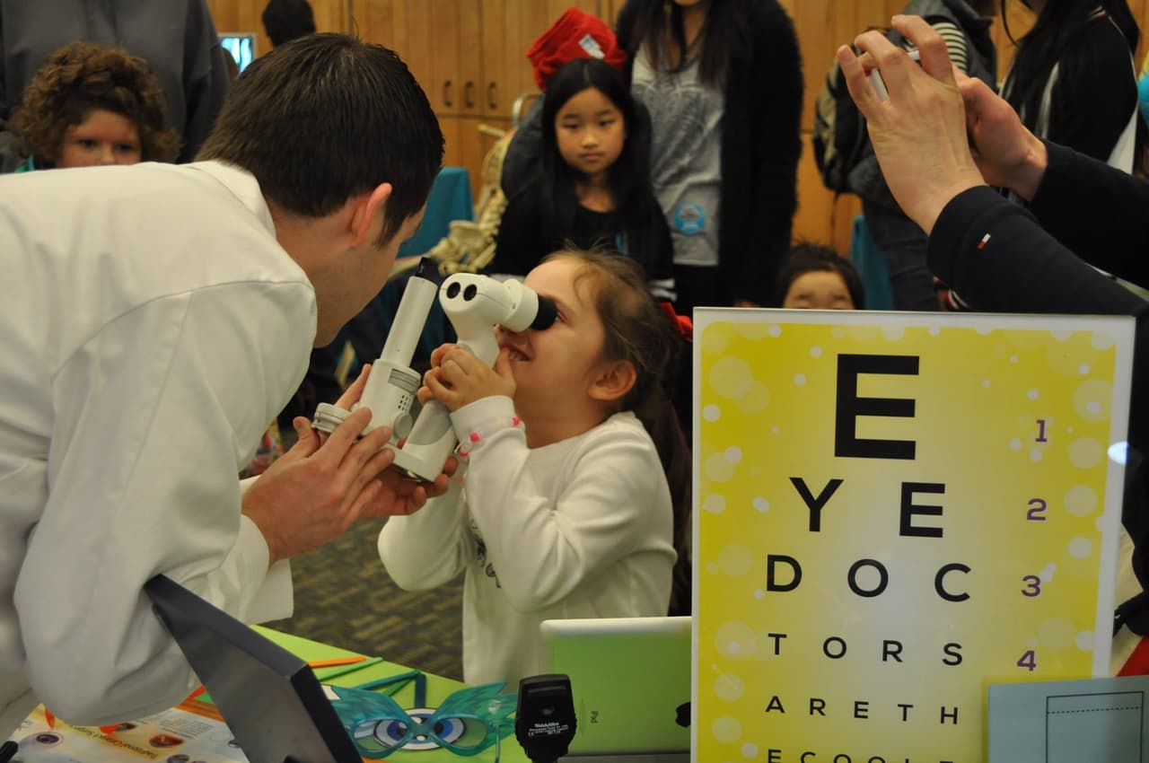 <b>Evento</b>: Future Me Fair
<br>
<b>Fecha</b>: 2 de marzo
<br>
<b>Lugar</b>: Marbles Kids Museum. 201 E. Hargett St. Raleigh, NC
<br>
<b>Sitio web</b>: 
<a href="https://www.marbleskidsmuseum.org/future-me-kids-career-fair">https://www.marbleskidsmuseum.org/future-me-kids-career-fair</a> 
<br>
<br>En el evento, los niños aprenderán sobre diversos oficios y profesiones, lo que se espera que genere aspiraciones profesionales y les permita soñar en grande sobre su futuro.