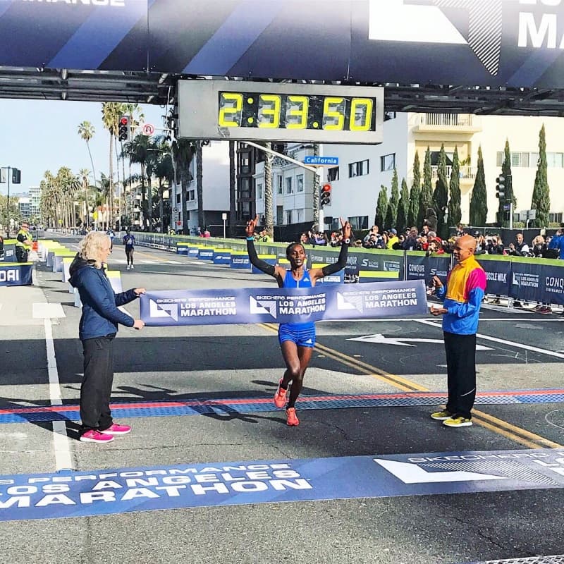 Sule Utura Gedo, de Etiopía, ganó en la rama femenil con un tiempo oficial de 2 horas 33 minutos y 49 segundos.